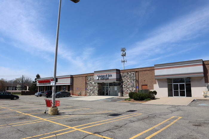 Tel-Ex Plaza - May 8 2022 Photo Of Outside (newer photo)